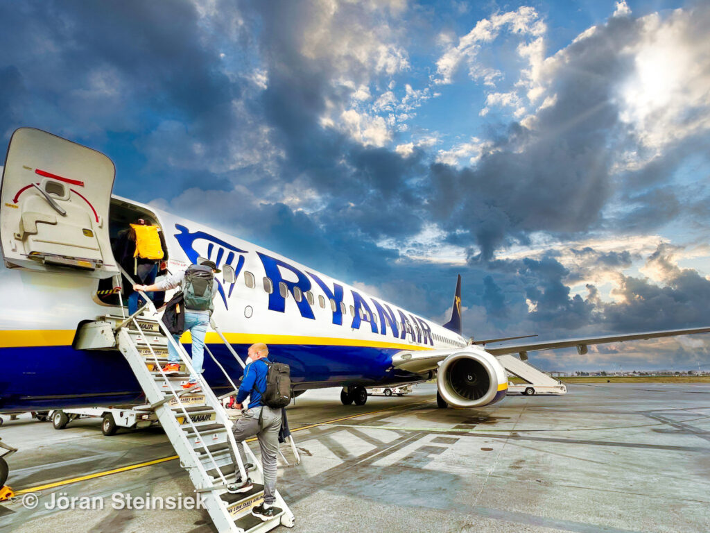 Ryanair Flieger beim Boarding