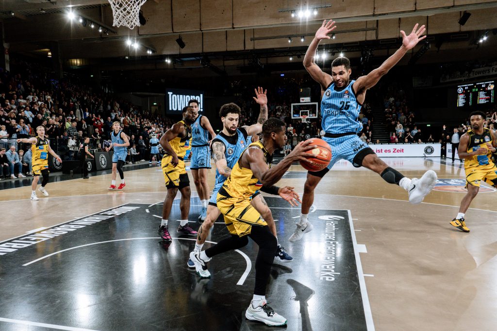 Veolia Towers Hamburg vs MHP RIESEN Ludwigsburg - 1. Bundesliga Basketball easyCredit BBL (Germany) 2025/26